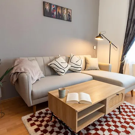 Appartement Stadtnatur Apartment Am Kuechwald - 2 Sz Mit Balkon, Waschmaschine, Streaming-Tv, Badewanne, Arbeitsplatz