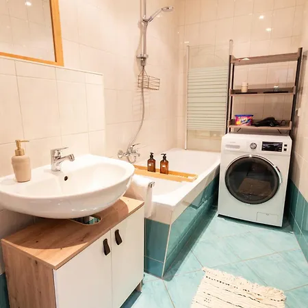 Stadtnatur Apartment Am Kuechwald - 2 Sz Mit Balkon, Waschmaschine, Streaming-Tv, Badewanne, Arbeitsplatz * Chemnitz