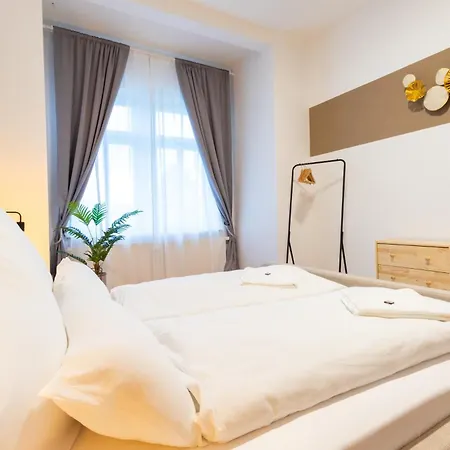 Stadtnatur Apartment Am Kuechwald - 2 Sz Mit Balkon, Waschmaschine, Streaming-Tv, Badewanne, Arbeitsplatz *