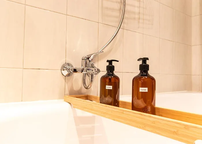 Stadtnatur Am Kuechwald - 2 Sz Mit Balkon, Waschmaschine, Streaming-tv, Badewanne, Arbeitsplatz Daire *